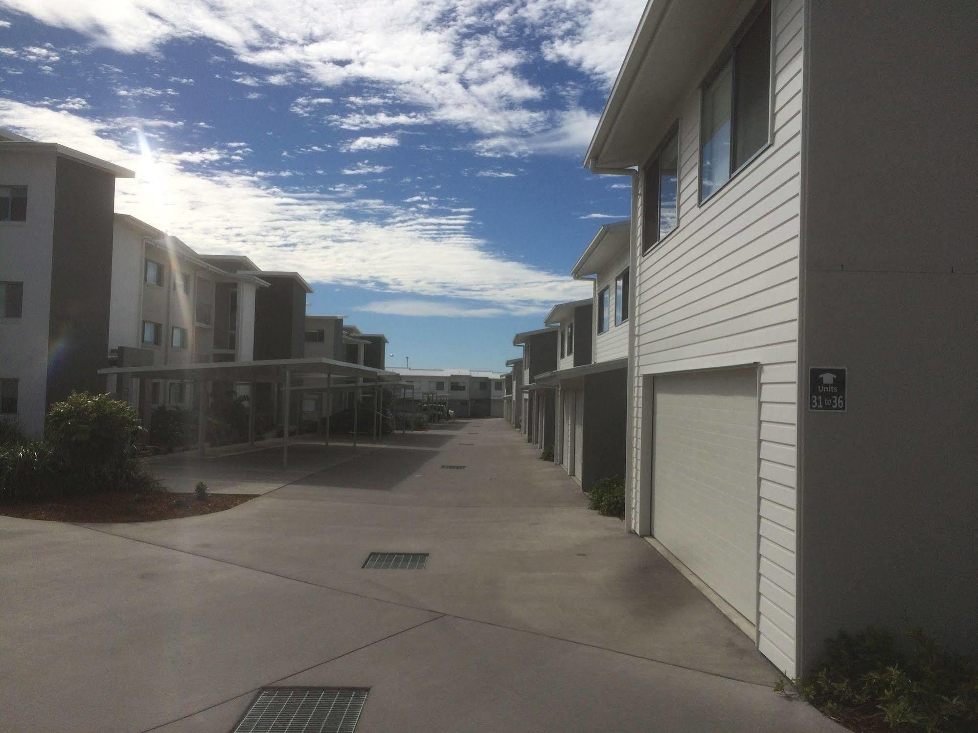 Direct Collective - Breeze On Brightwater Aparthotel Mooloolaba Exterior photo